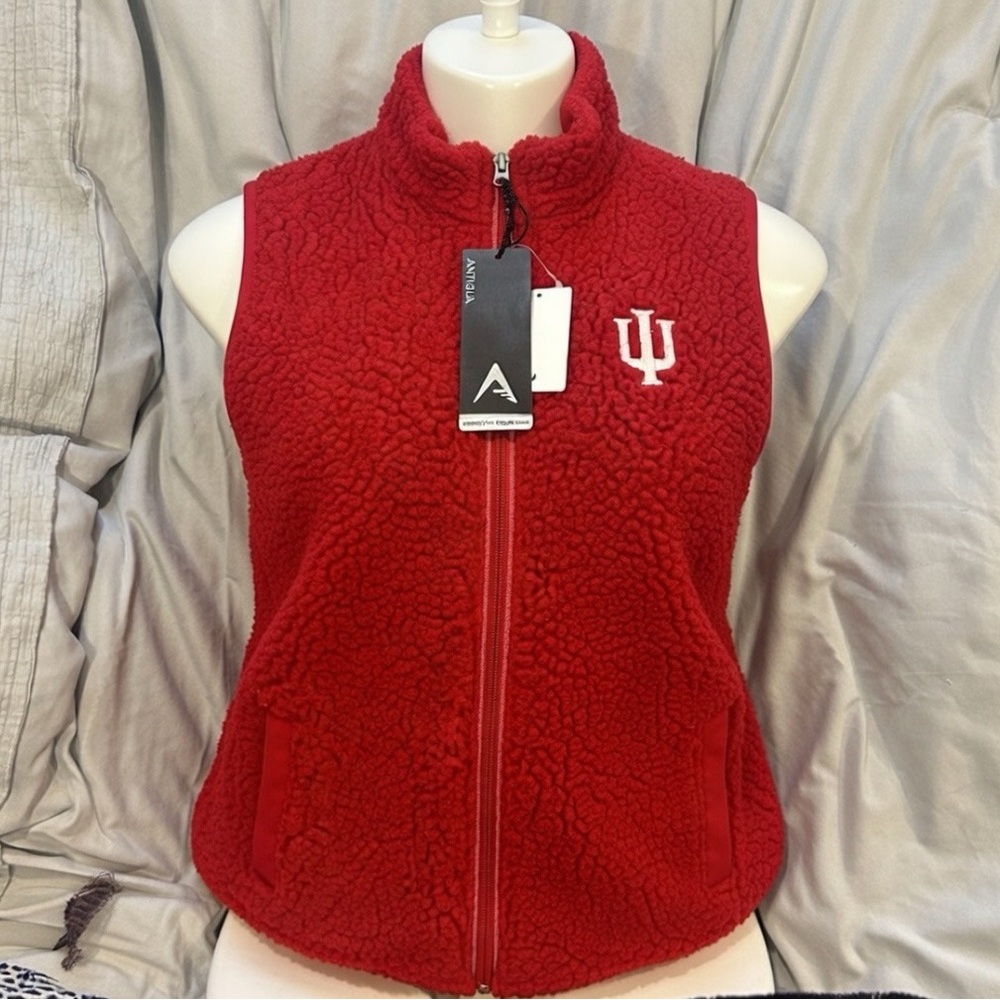 Indiana Hoosiers Red Fleece Vest with Logo, full zip, pockets